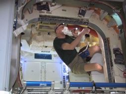 ¨Huele como un auto nuevo¨, dijo el astronauta estadounidense Don Pettit. REUTERS  /
