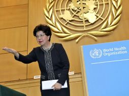 La china Margaret Chan agradece el aplauso de los delegados tras ser reelegida para un segundo mandato de cuatro años. EFE  /