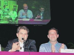 Tomás Yarrington (i), ex gobernador de Tamaulipas, y Eugenio Hernández (alcalde de Cd. Victoria), su sucesor en 2005. EL UNIVERSAL  /