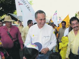 Garza tuvo ayer un encuentro ciudadano en la plaza de El Santuario, en donde escuchó las principales demandas de los vecinos. ESPECIAL  /