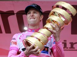Ryder Hesjedal es el campeón del Giro de Italia con 16 de ventaja sobre el español Joaquim Rodríguez. REUTERS  /