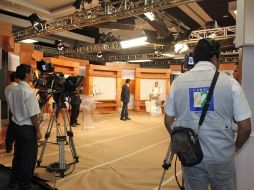 El proyecto plantea que los debates se transmitan por todas las estaciones de radio y canales de televisión. ARCHIVO  /