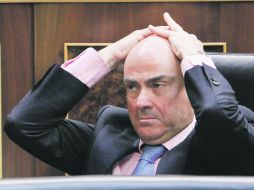 El ministro español de Economía afirma que, a pesar de la salida masiva de recursos, no hay fuga de capitales. EFE  /