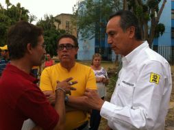 Fernando Garza también acudió a la colonia Atemajac del Valle. ESPECIAL  /