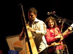 El escenario cobró vida y latió junto al ensamble instrumentista de Duarte.  /