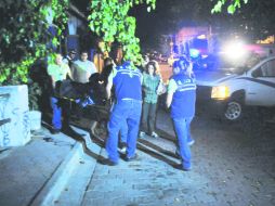 Elementos de la Policía de Zapopan localizan un cadáver decapitado. Vecinos del lugar reportaron el hallazgo.  /