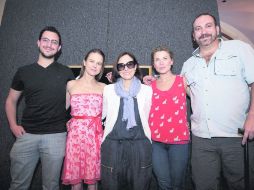 La historia narra la vida de personajes que desafían sus temores en una clase de arte dramático.  /