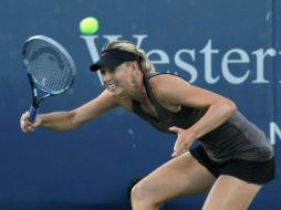 El encuentro fue un continuo robo de servicio para ambas jugadoras, con diez en total, siete a favor de Maria. ARCHIVO  /