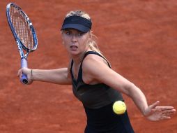 Sharapova, en una acción de la semifinal contra Petra Kvitova en Francia. AFP  /