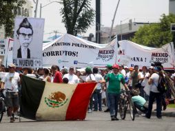Estampa de la manifestación de #YoSoy132 en Avenida Vallarta.  /