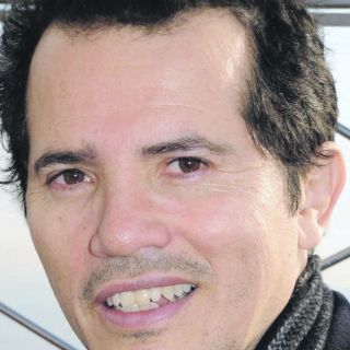 John Leguizamo defiende la comedia