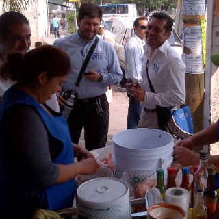 Mejores calles y seguridad, peticiones de comerciantes a Sergio Silva