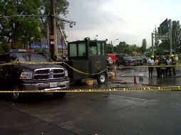 El carril lateral de la Glorieta del Charro ha sido cerrado a la circulación.  /