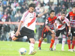 Alejandro Domínguez falló el penal que pudo darle el empate a River ante Patronato, al minuto 88. EFE  /