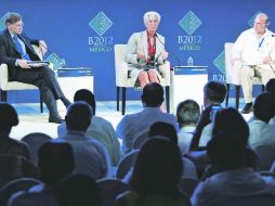 El presidente del BM, Robert Zoellick (i), la directora del FMI, Christine Lagarde, y el secretario de la OCDE, José Ángel Gurría. EFE  /