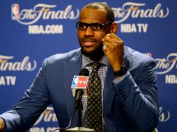 En rueda de prensa, James dijo que la defensa no permitió que los Thunder pudiesen reaccionar en la recta final. AFP  /