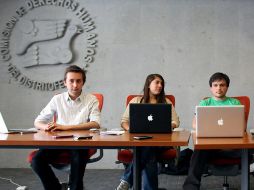 Integrantes de #YoSoy132 durante la conferencia de prensa para dar a conocer detalles sobre el debate. EL UNIVERSAL  /