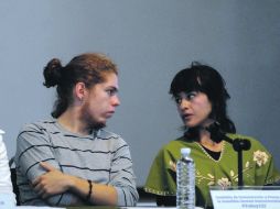ORGANIZADORES. Max Alcántara y Ruth Briones, de #YoSoy132, detallan la agenda del movimiento estudiantil. NTX  /
