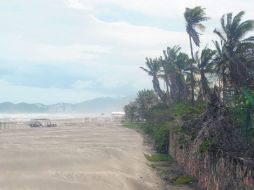 En el puerto de Acapulco se suspendieron las actividades de pesca como medida preventiva por el paso del meteoro. EL UNIVERSAL  /