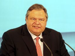 El dirigente del partido socialdemócrata Pasok, Evangelos Venizelos, durante una rueda de prensa. EFE  /