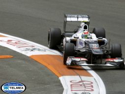 Sergio Pérez finalizó en decimotercero y decimosexto en los entrenamientos del día de hoy en Valencia. REUTERS  /