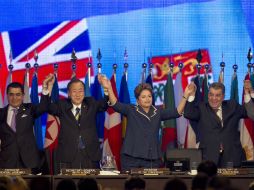 Nassir Abdulaziz Al Nasser, (I-D)Ban Ki-Moon, presidente de Brasil, Dilma Rousseff y Luis Figueiredo Machado. AP  /