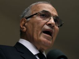 Detractores consideran que Shafiq contó con el apoyo de miembros del partido de Mubarak para la financiación de su candidatura. AP  /