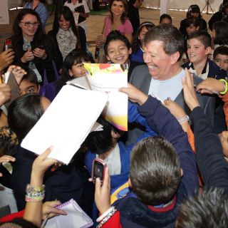 Desinteresa a Xavier López ''Chabelo'' los homenajes en su honor