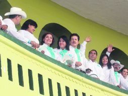 Los candidatos de Nueva Alianza celebraron el final de su campaña en el Lienzo Charro ''Ignacio Zermeño''.  /