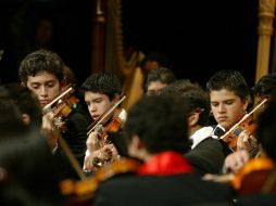 Ante un gran número de asistentes, los estudiantes de entre 6 y 17 años ejecutaron el programa 'Música Clásica y Camerata'. ARCHIVO  /