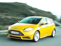 BUEN DISEÑO. Con formas suaves y limpias, el Focus ST no muestra tanta agresividad en sus trazos.  /