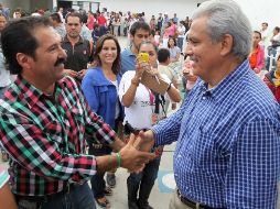 Casillas, candidato a senador (izq), coincidió con el aspirante a la alcaldía de Guadalajara, Alberto Cárdenas (der) en la casilla.  /
