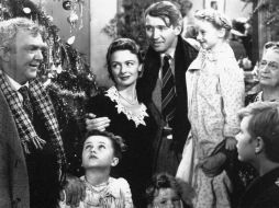 Stewart (c), trabajó en 92 largometrajes a lo largo de su carrera como actor. ARCHIVO  /