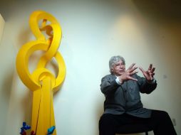 Sebastián, de nombre Enrique Carbajal, aprovechó su estancia en Tijuana para ofrecer una charla sobre el sentimiento poético. ARCHIVO  /