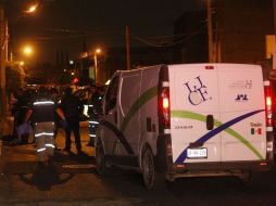 Personal del Servicio Médico Forense acudió al lugar para hacerse cargo de los cadáveres. ARCHIVO  /