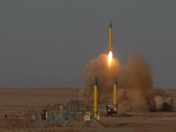 El misil Shahab 3, con capacidad de alcance de mil 300 kilómetros, le permitiría impactar a Israel. AP  /