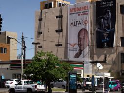 Se estima que en total son como cinco toneladas de lonas destinadas en publicidad electoral. ARCHIVO  /