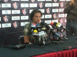 Guardado dio una rueda de prensa en el Club Atlas Chapalita.  /