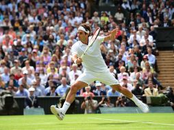 Roger Federer vivirá un duelo complicado ante el campeón defensor de Wimbledon, Novak Djokovic. AFP  /