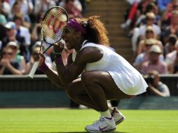 Williams celebra su victoria sobre Azarenka, en el partido de tenis correspondiente a las semifinales del torneo de Wimbledon. AFP  /