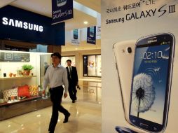 Samsung Electronics estimó un beneficio operativo récord, por la venta de su teléfono inteligente, Galaxy. EFE  /