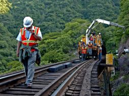 El arreglo de vías y carros para volver a arrancar el servicio de Ferrosur tardará casi dos semanas más. ARCHIVO  /
