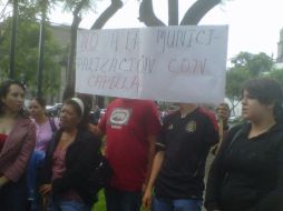 Habitantes de San José de Gracia no quieren unirse a Capilla de Guadalupe, protestaron afuera del Congreso.  /
