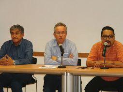 Presentación del acuerdo al que llegó el sindicato del Cobaej con el director del plantel José Antonio Cabello Gil.  /