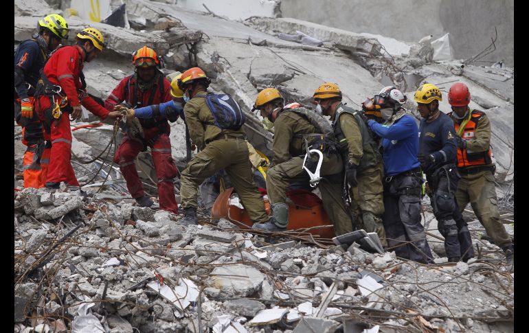 El coordinador de Protección Civil detalló que las labores de rescate no se detendrán. EFE / S. Gutiérrez