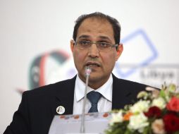 El presidente de la Comisión Electoral, Nouri El Abbar, comparece ante los medios en Trípoli. EFE  /