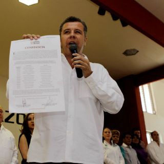 Alfredo Barba se compromete a cubrir necesidades en infraestructura