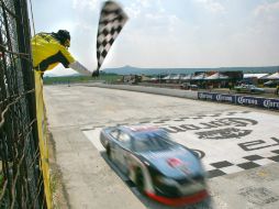 Las instalaciones del Autódromo Bernardo Obregón, que fue la 'meca' del automovilismo en Jalisco, encuentra en mal estado. ARCHIVO  /