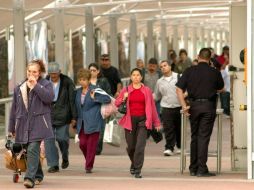 Autoridades estadunidenses afirman que uno de cada diez mexicanos en EU han sido deportados durante el gobierno de Obama. ARCHIVO  /