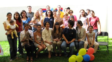 Rescatar los relatos de las familias mexicanas en torno a la historia es como esta creado el libro, apuntó Serrano. ESPECIAL  /